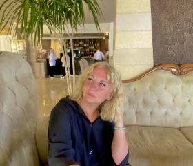 Elena, 47, Saint Petersburg