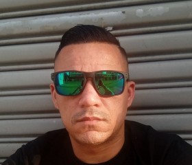 Henrique, 31, Sao Paulo