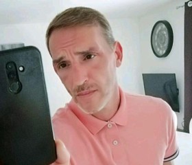 Jihem, 50, Lille