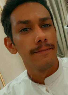 Ali, 20, Kuwait, Al Ahmadi