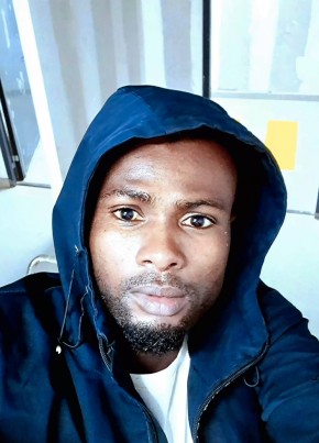 Sidibe из Beni Mered 25 лет