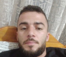 Petros, 31, Chrysoupoli