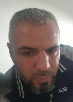 Dimi из Tirana 32 года