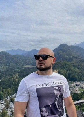Владислав из Челябинска 37 лет