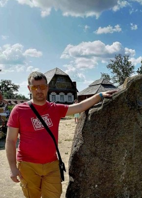 Den, 42, France, Morieres-les-Avignon