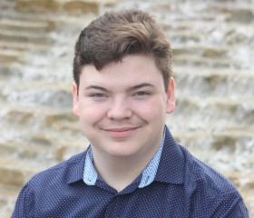 Logan, 19, Plano