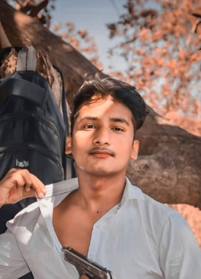 Peause Kumar, 22, India, Surat