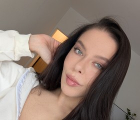 Yana, 28, Saint Petersburg