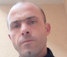 Valon, 45, Pristina