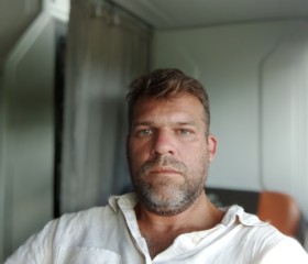 Dmitriy, 43, Nha Trang