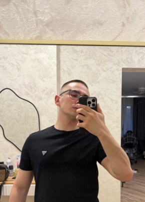 DMITRII из Барнаула 25 лет