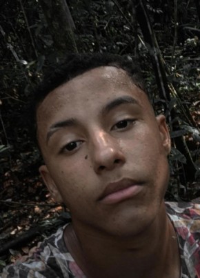 Abril из Bragança 19 лет