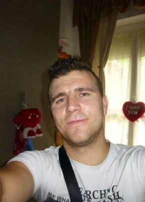 Marius Zaharia, 35, Romania, Iași