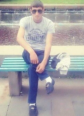 Albert, 24, Россия, Свободный