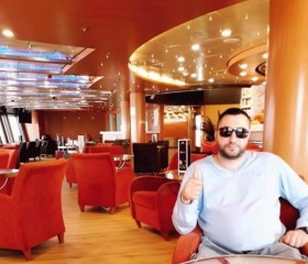 Ovidiu, 35, Barlad