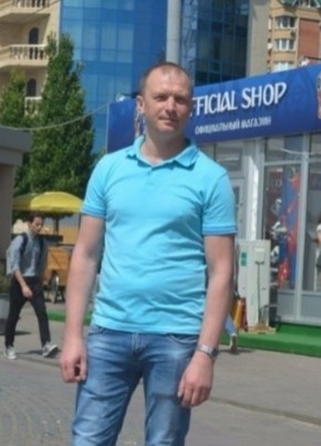 Роман из Волгограда 45 лет