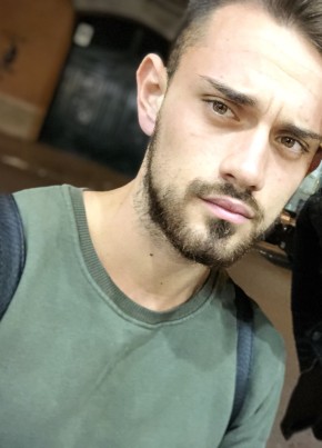 Giovanni, 24, Repubblica Italiana, Casavatore