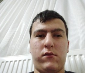 Mert kükreyen, 20, Izmir