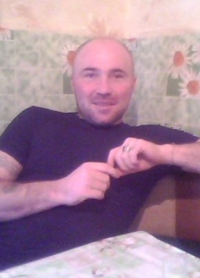 Роман из Балашова 47 лет