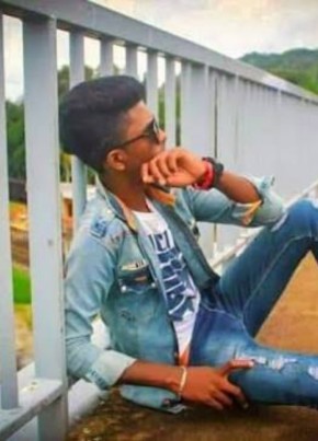 Nuwan из මඩකලපුව නගරය 18 лет