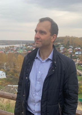 Илья из Москвы 49 лет