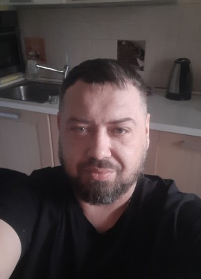 Влад из Саратова 45 лет