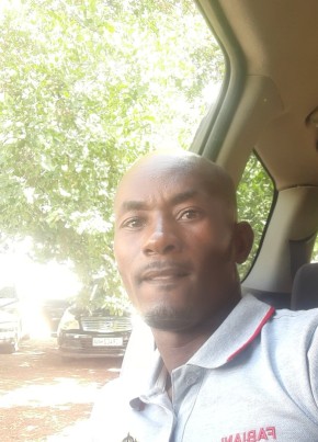 Martin, 39, iRiphabhuliki yase Ningizimu Afrika, IPitoli