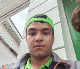 Nachmiddin Khasanz, 19, Dushanbe
