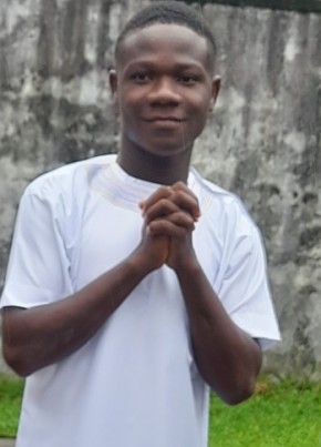 Isààç somah, 19, Liberia, Monrovia