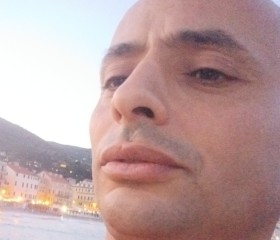 Mohamed, 18, Milano