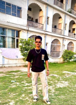 Ravi, 19, India, Ludhiana