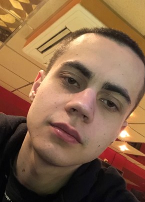 кирилл из Москвы 24 года