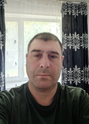 Дмитрий из Свободныя 46 лет