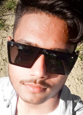 Mayank Kamal, 21, India, Auraiya