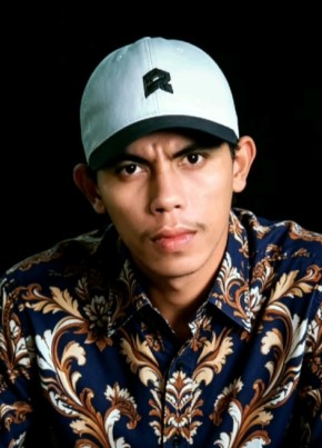 Rohim из Jember 34 года