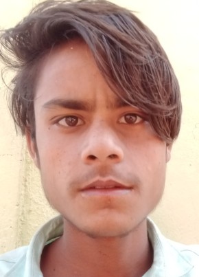 Dhanraj, 19, India, Sohāgpur