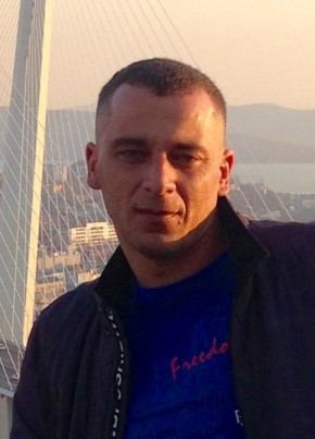Александр из Владивостока 46 лет