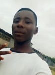 Yann, 21 год, Abidjan