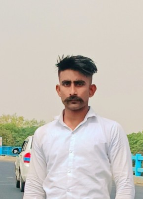 Roy, 24, India, Delhi