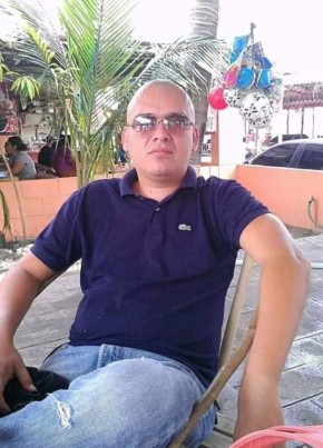 DETLEF MICHAEL, 38, República de El Salvador, San Salvador
