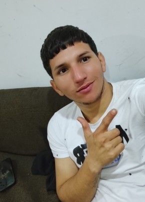 Alejandro из Funza 18 лет