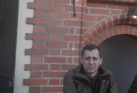 Alex, 56 - Just Me