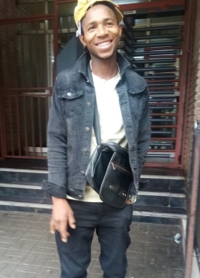 Mvikeli, 28, iRiphabhuliki yase Ningizimu Afrika, IGoli