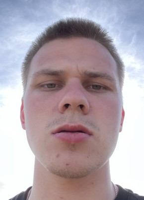 коля из Саратова 23 года