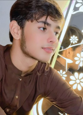 Ayan из کراچی 18 лет