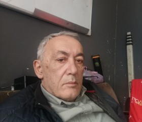 Vaxtang, 60, Tbilisi