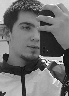 Максим из Прокопьевска 21 год