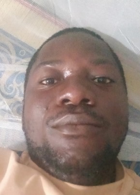 Maury из Yamoussoukro 37 лет
