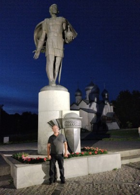 Денис из Великого Новгорода 45 лет
