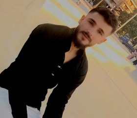 Ahmad, 19, Paris